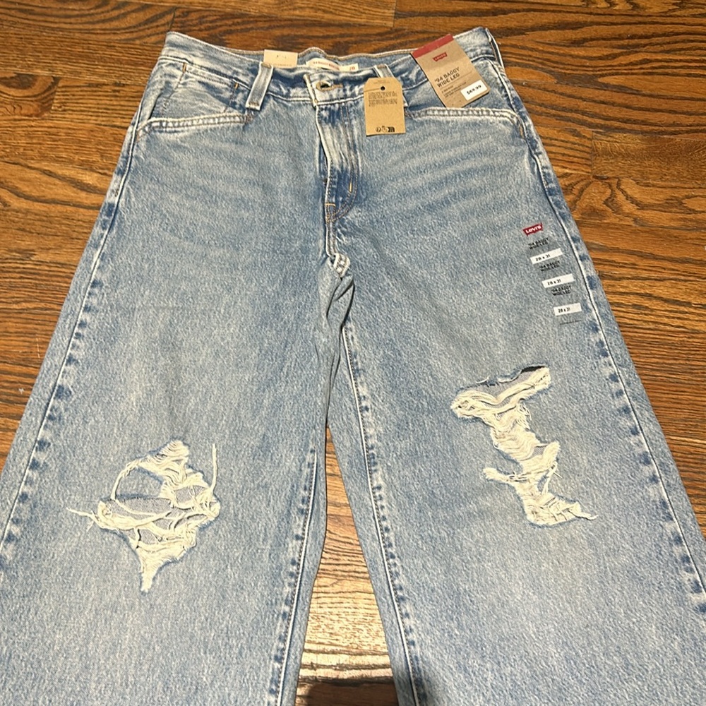 Levi’s 94 Baggy
Wide Leg - Picture 2 of 3